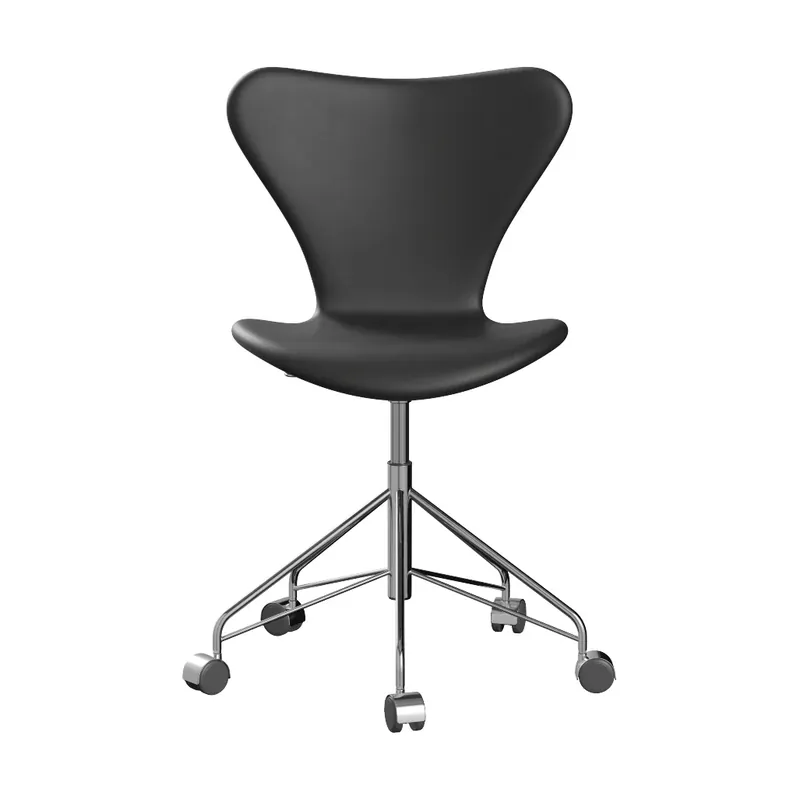 Sjuan 3117 helklädd kontorsstol mjuka hjul från Fritz Hansen Trygg betalning