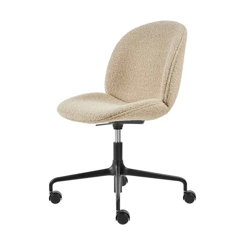 Premium Beetle Meeting Chair kontorsstol helklädd från GUBI