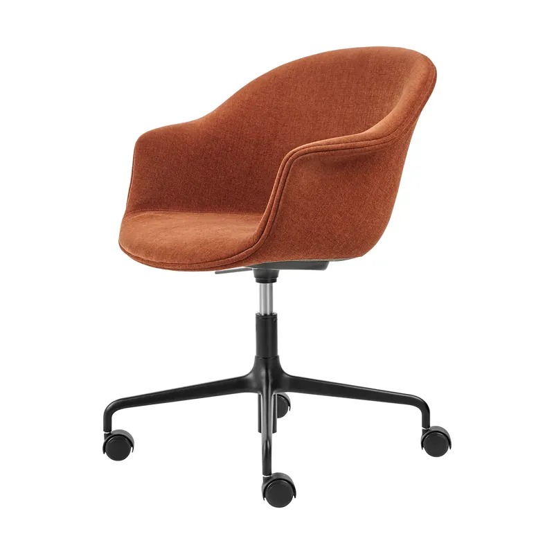 Bat Meeting Chair kontorsstol helklädd från GUBI Sista chansen