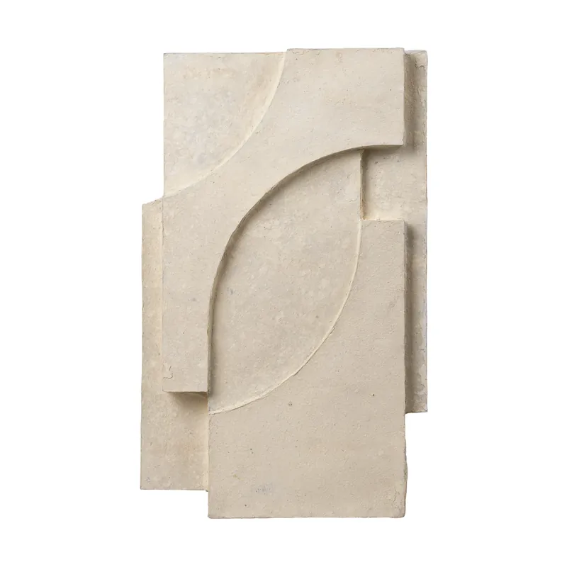 I lager Serif Relief väggdekoration M från Kristina Dam Studio