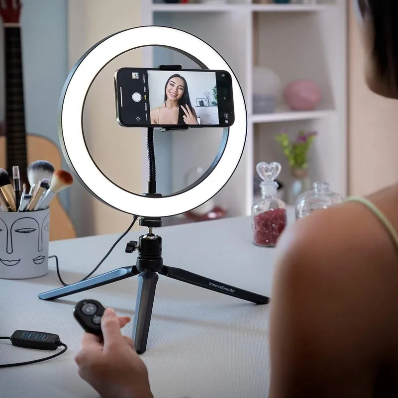 Köp nu Selfie-ringljus med stativ och fjärrkontroll
